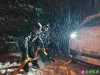 跨年夜暴雪封山！青天民警紧急救援被困货车司机