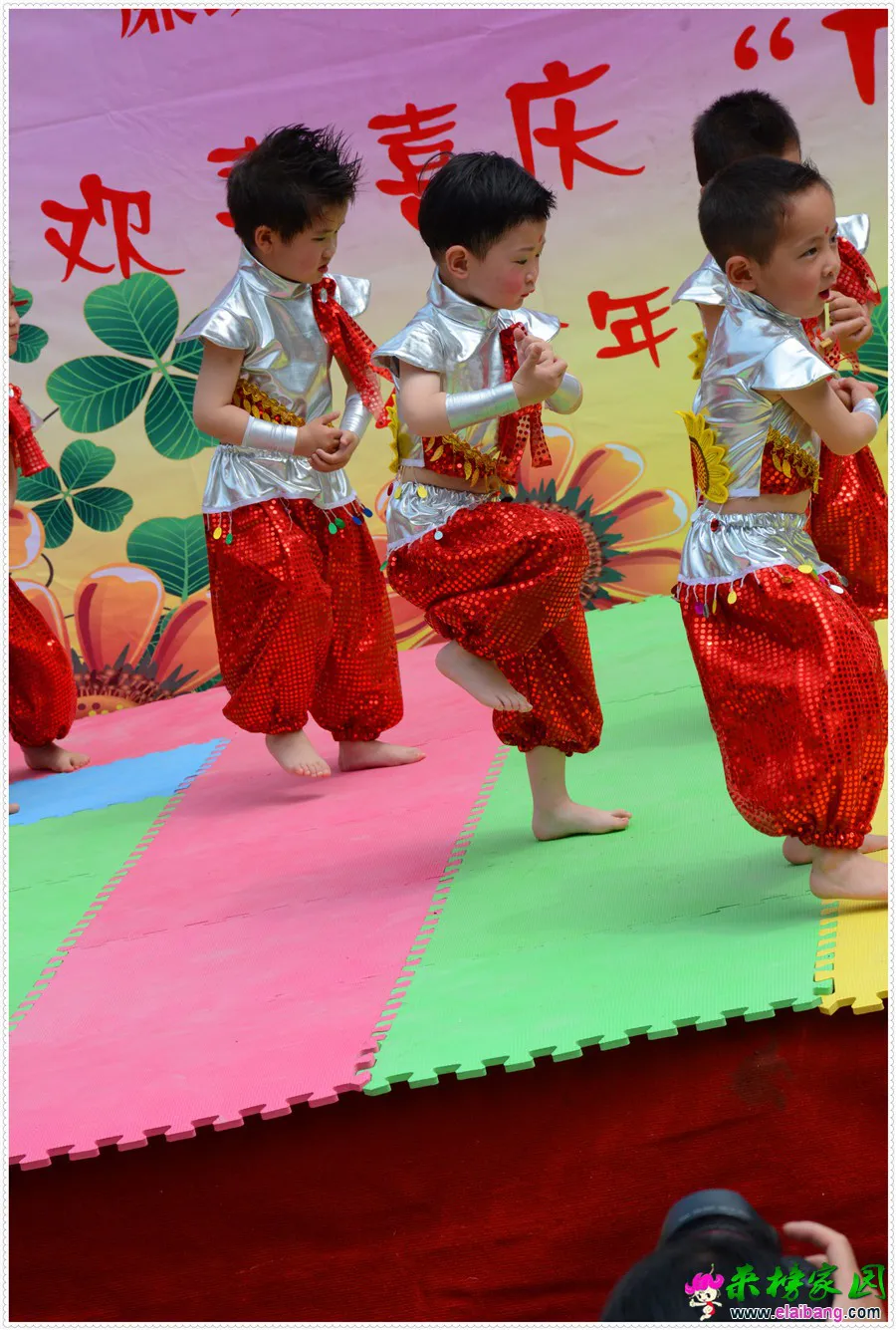 我比他是不是更酷？