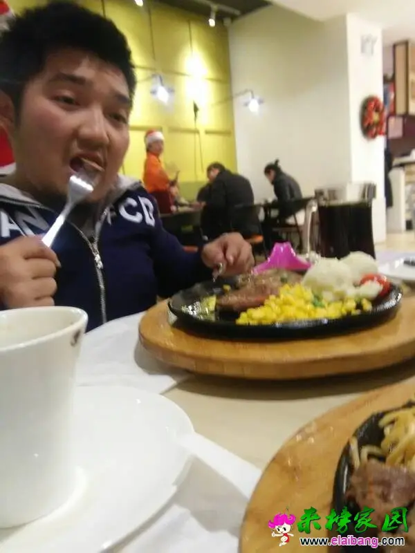 160554trh7vym2sc7q92ck.webp