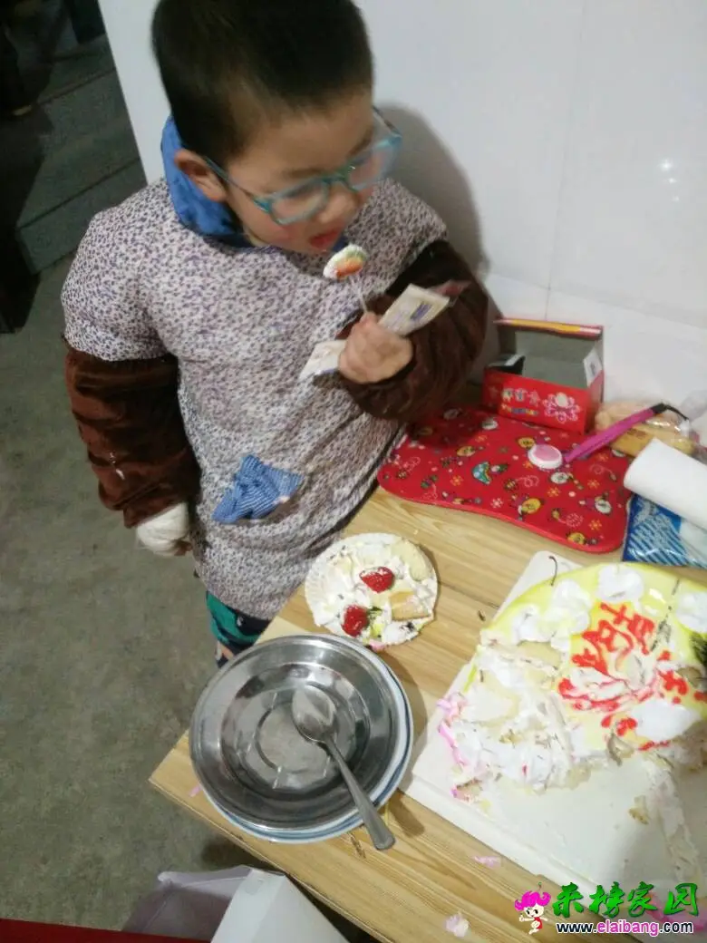 203129nc281ct8l2x8kcg5.webp