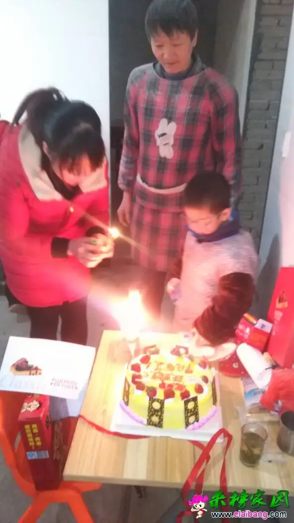 212555v062nbdz0ph008pt.webp