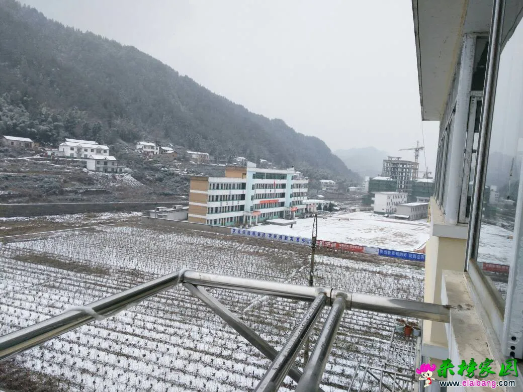 143742ugf2f6v1512u62v2.webp