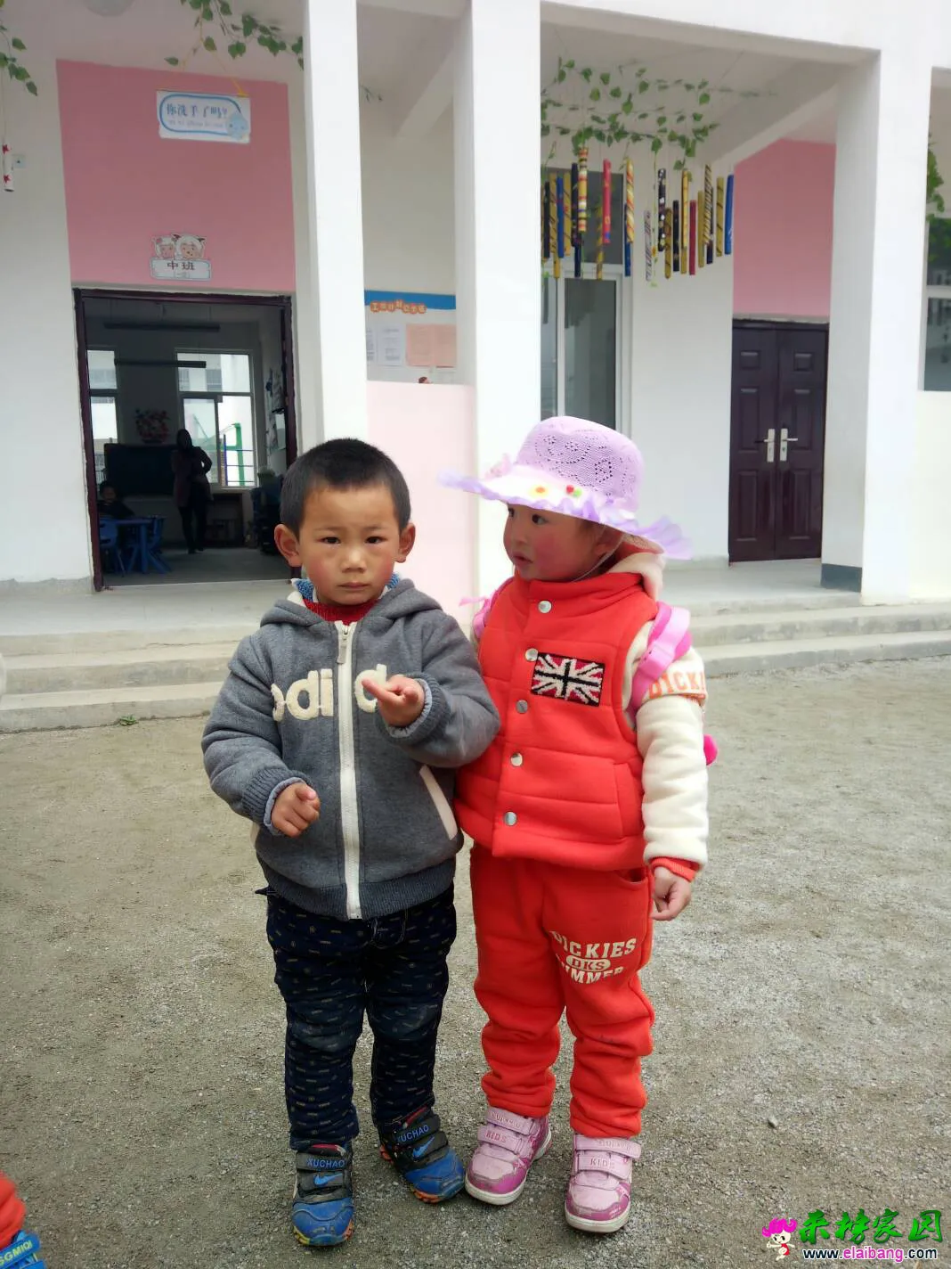 081814h4yak4zjkaeqzfsp.webp