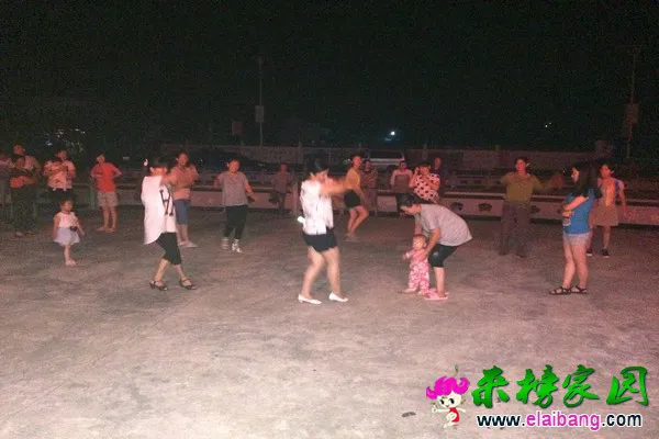 认真彩排的现场 认真彩排的现场