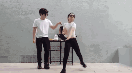 3f42529d1f0cd2e5e28f20e8ff7634e1.gif