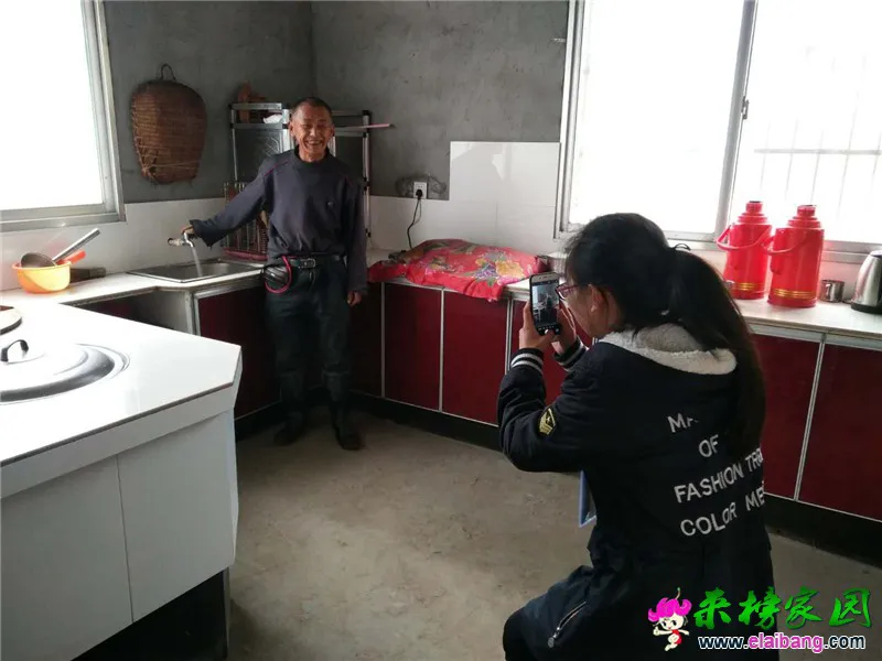 枫树村贫困户安全饮水验收.webp